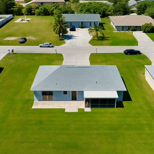 Building Photo - 4133/4135 SW 7th Pl Duplex