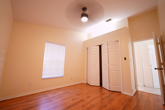 Building Photo - 828 Belville Blvd