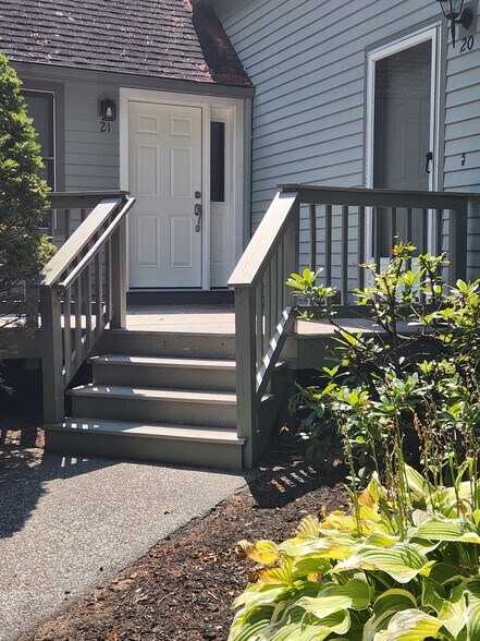 Primary Photo - 21 Glengarry Dr
