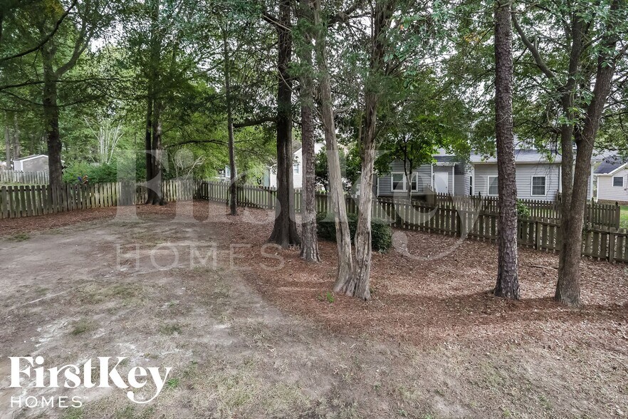 Building Photo - 4905 Chimney Springs Dr