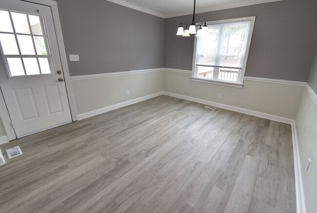 Building Photo - 505 E Birchwood Dr