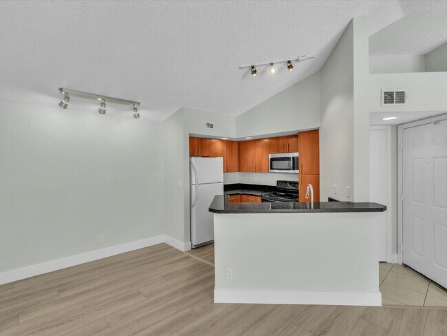 Building Photo - 731 Vista Isles Dr