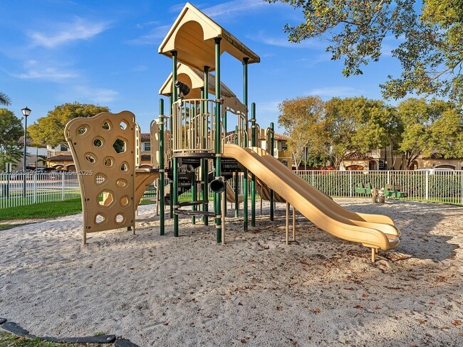 Building Photo - 4953 SW 135th Way