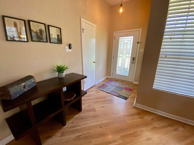 Building Photo - 14811 Great Willow Dr
