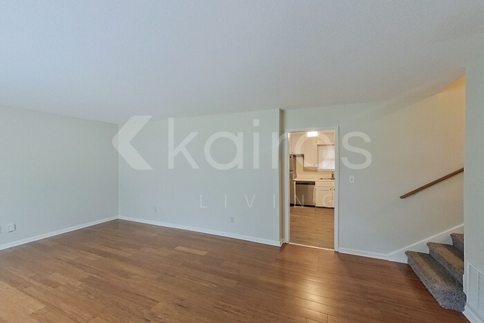 Building Photo - 5169 Beacon Dr