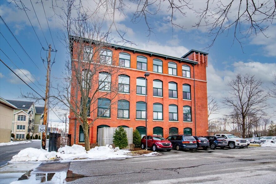 Building Photo - 150 Rumford Ave