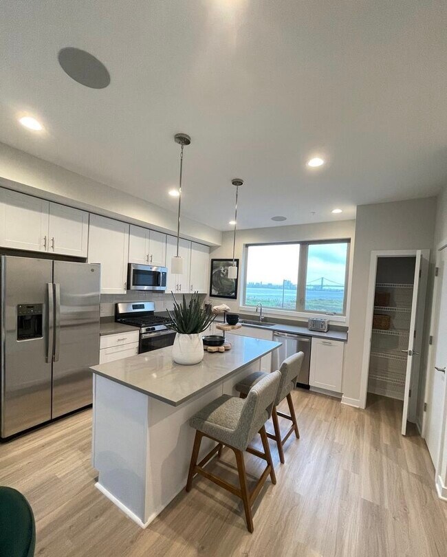 Building Photo - 3113 Beachview Ln