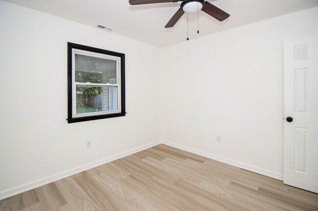 Building Photo - 6491 Clearair Dr