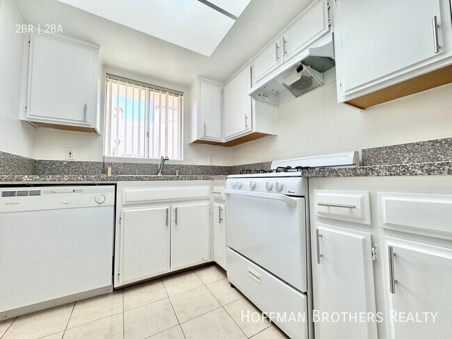 Primary Photo - 935 10th St