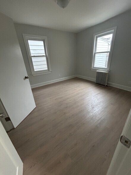 Building Photo - 243 Smith St