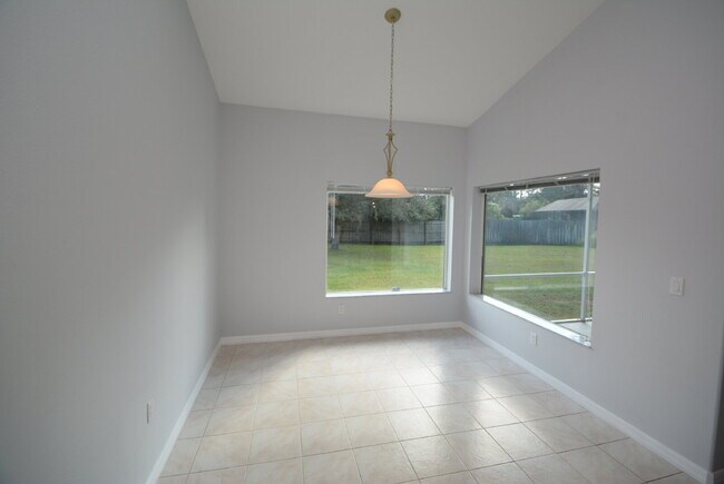 Building Photo - "Charming 3-Bed Oasis in Palm Coast - 1,85...