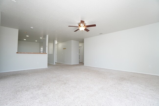 Building Photo - 16274 Silver Creek Ave