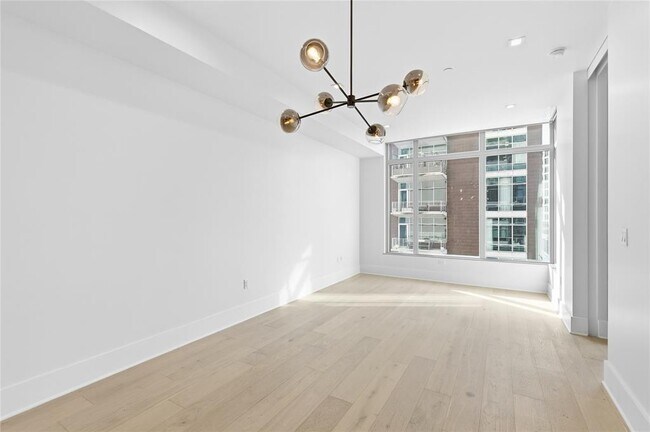 Building Photo - 501 West Ave