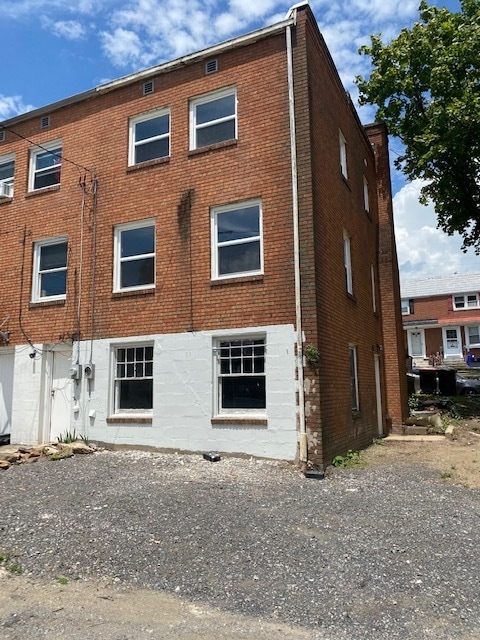 Building Photo - 2447 Duke St