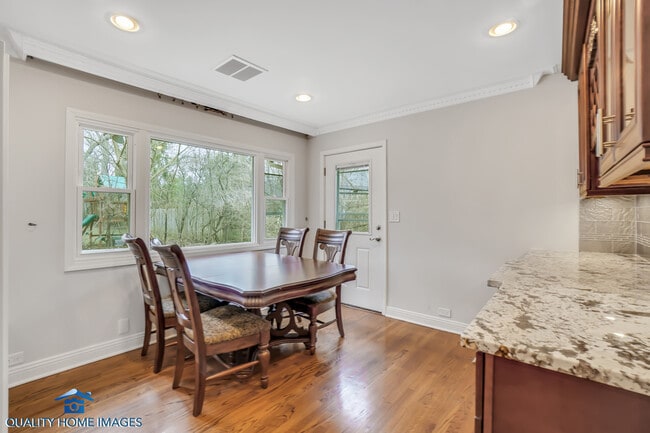 Building Photo - 335 Brookside Ln