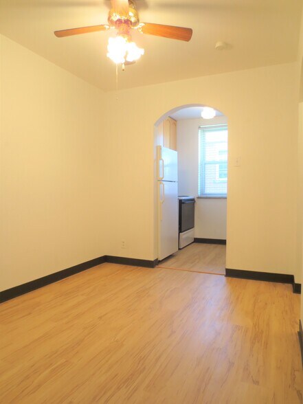 Building Photo - 5710 Phillips Ave
