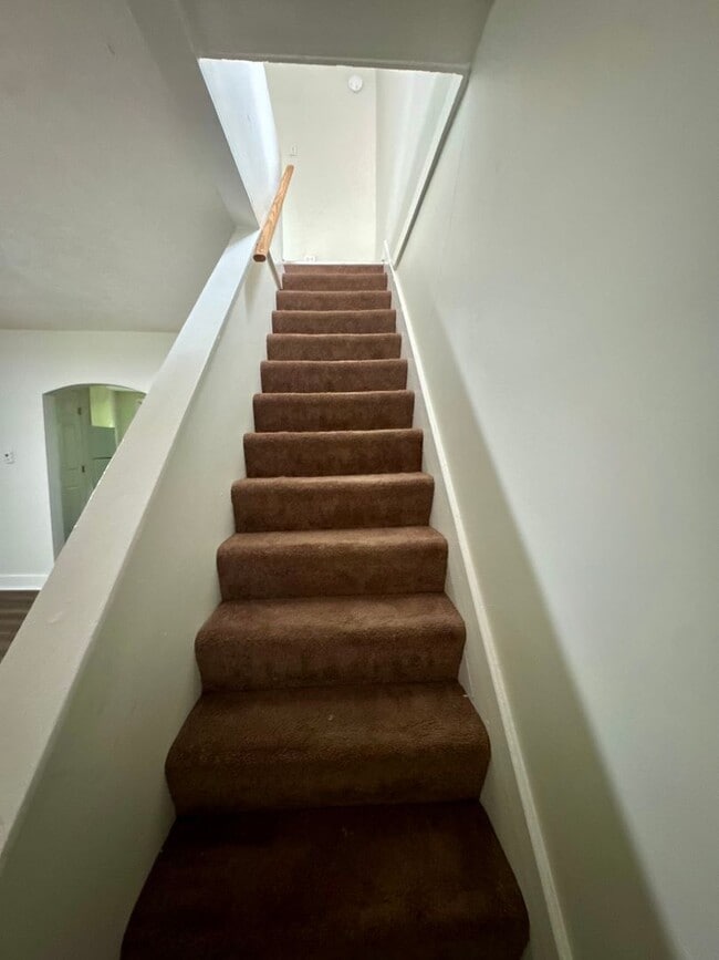 Building Photo - Spacious 1 Bed 1 Bath Home!