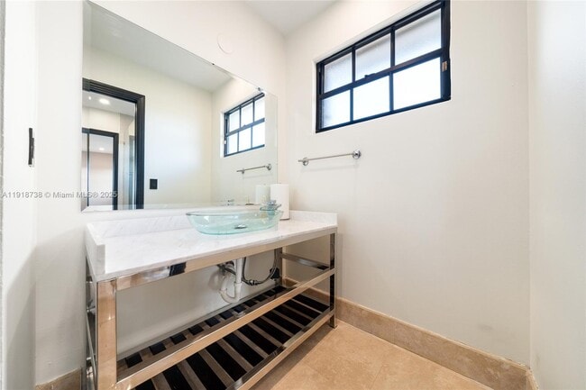 Building Photo - 5424 SW 154th Pl