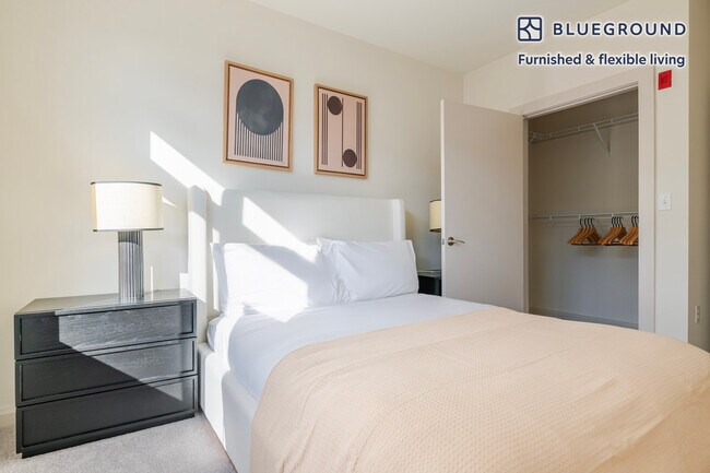 Building Photo - 36 River St