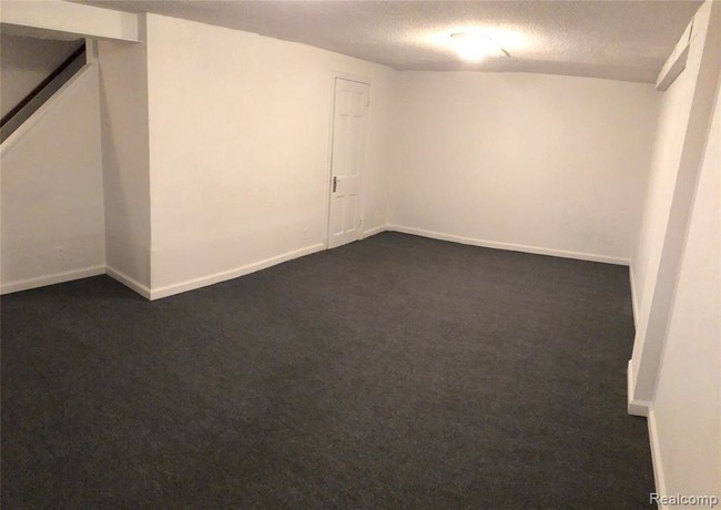 Building Photo - 4302 Sheridan Dr