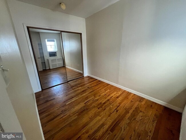 Building Photo - 2408 S Sartain St