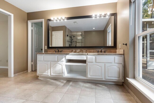 Building Photo - 58 Fire Flicker Pl