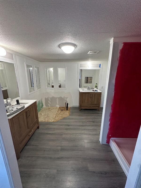 Building Photo - 6021 Quanah Hill Rd