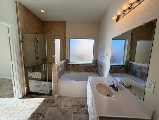 Building Photo - 14035 Mohave Way Dr