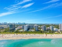 Building Photo - 2301 Collins Ave