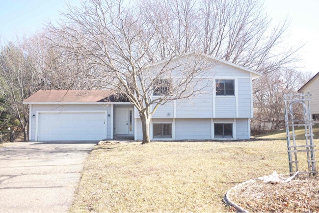 Building Photo - 10307 Englewood Dr