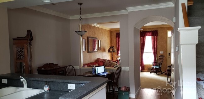 Building Photo - 12137 Memory Ln