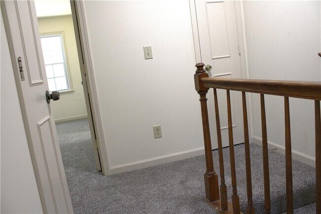 Building Photo - 1235 Sweet Pine Dr