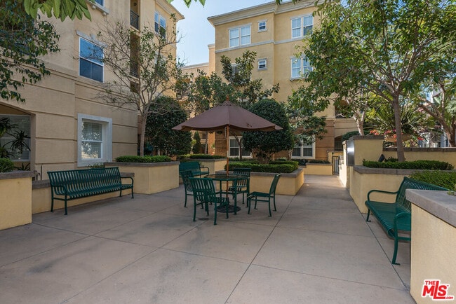Building Photo - 13075 Pacific Promenade