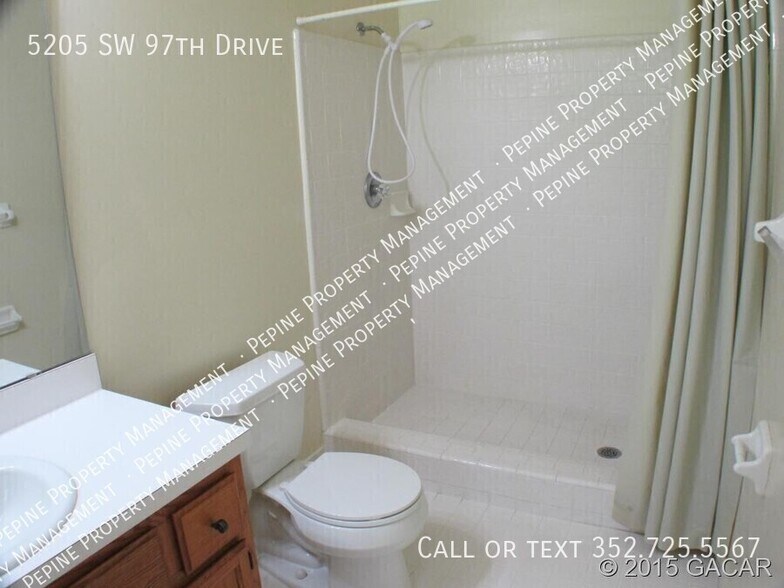Building Photo - 5205 SW 97th Dr