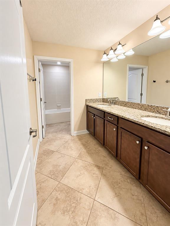 Building Photo - 2341 Aurelius Dr