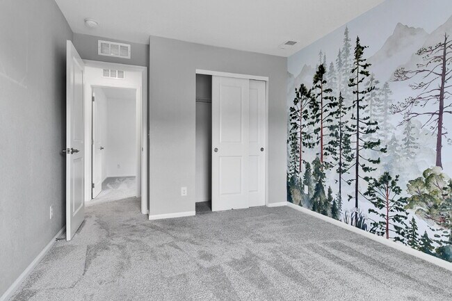 Building Photo - $4,600 - Spacious 5-Bed, 3.5 bath Home wit...