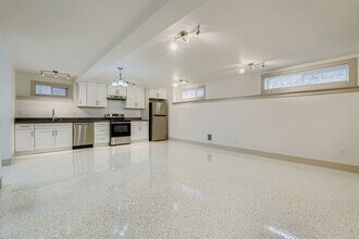 Building Photo - 2800 E Yesler Wy