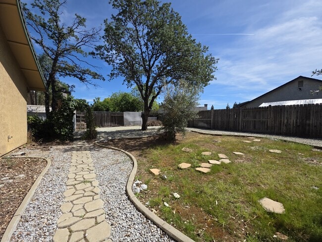 Building Photo - 3179 Sunglow Dr