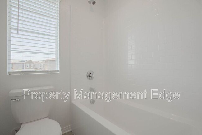 Building Photo - 30128 Bonita Spgs St