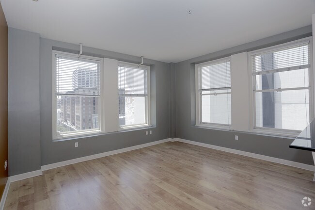 1BR, 1BA - 773 SF - Metro 417