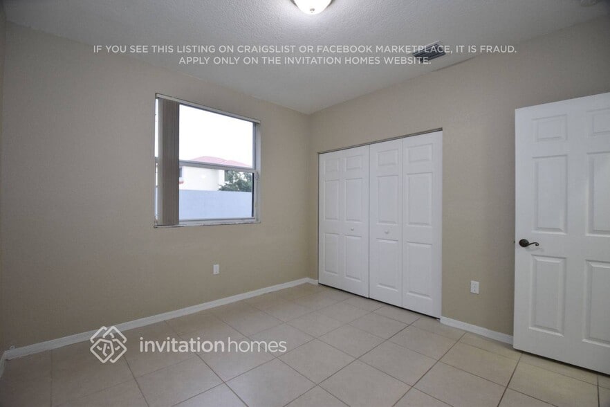 Building Photo - 4025 SW 149th Ct