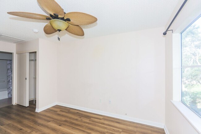 Building Photo - 95-1071 Kaapeha St. #98