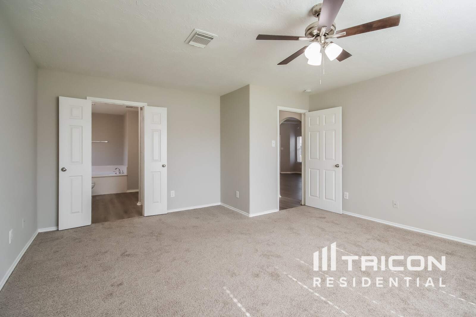 Building Photo - 18451 Sunrise Pines Dr