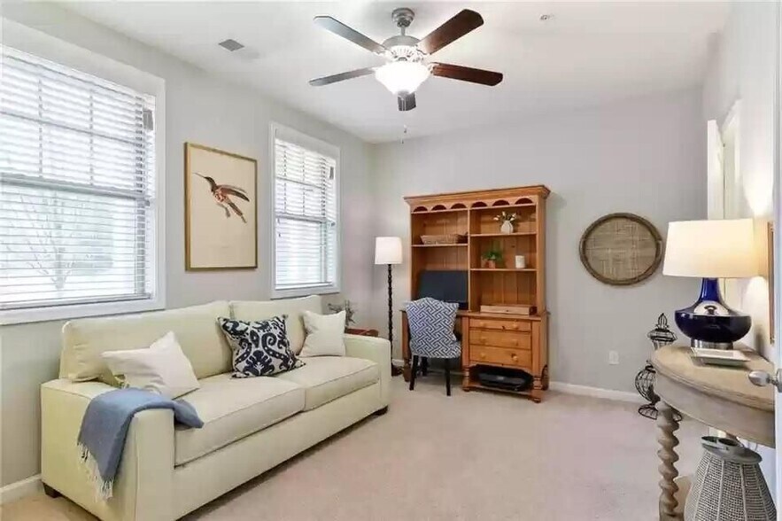 Building Photo - 523 Headwind Wy