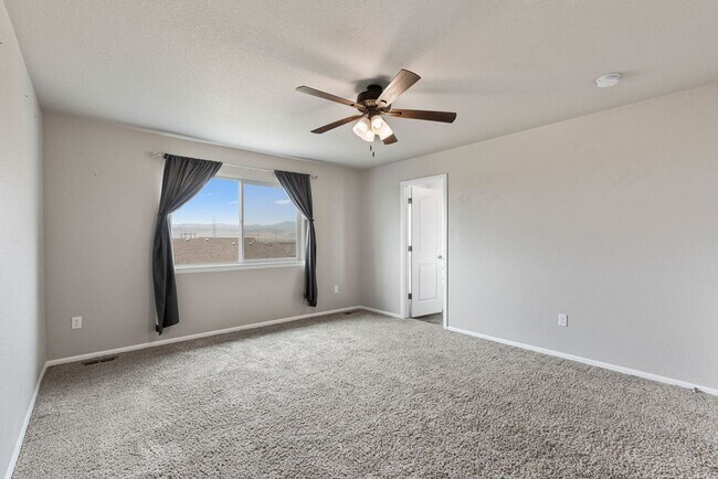 Building Photo - 3 Bedroom 2 1/2 Bath in Loveland