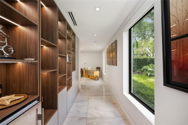 Building Photo - 9465 NW 52nd Doral Ln