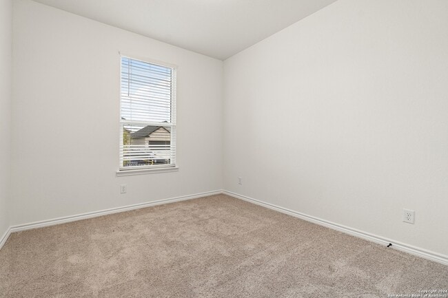 Building Photo - 246 W Flowing River Dr