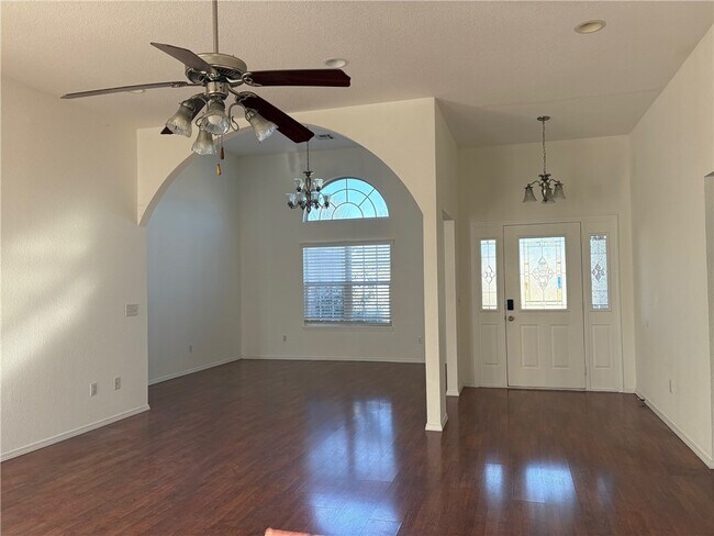 Building Photo - 2403 SW 20th St