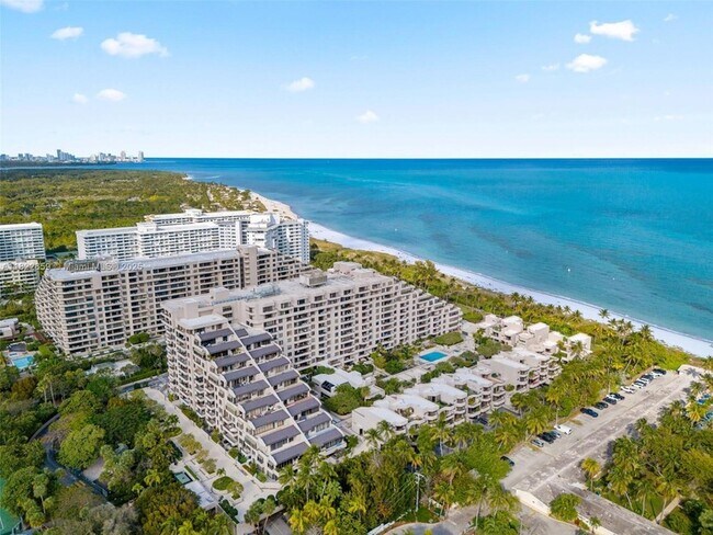 Building Photo - 201 Crandon Blvd