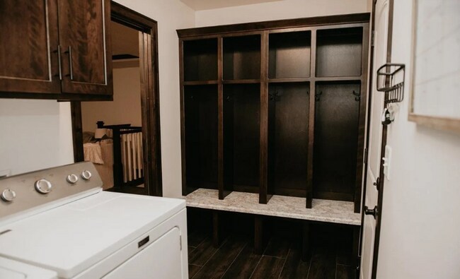 Building Photo - Discover Your Dream Home: Inviting Open Floor Plan, Spacious Living, and Stylish Finishes Awaits ...